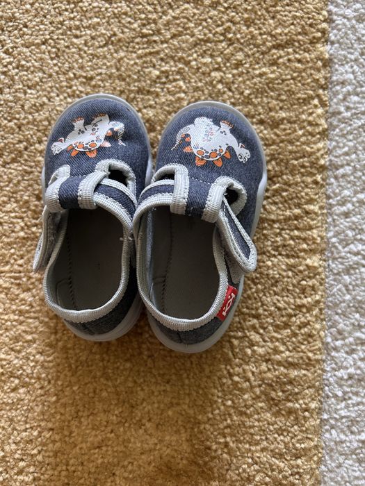 Детски обувки 20 номер за прохождане и домашни пантофи Колев и Колев