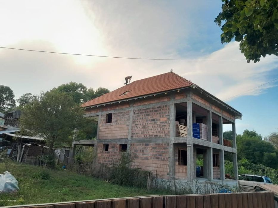 Montaj  acopersuri dulgherie tigla metalica terase reparati de urgent
