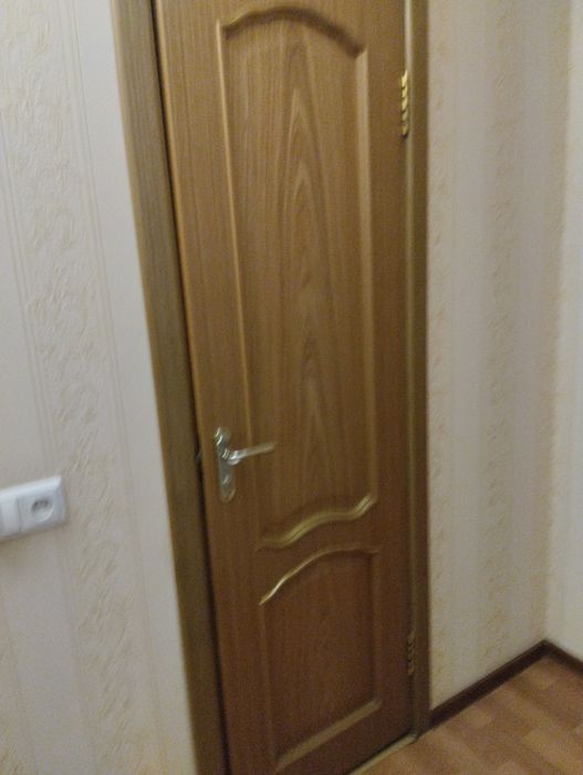 Продам меж комнатные двери