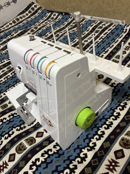 Продам швейную машину