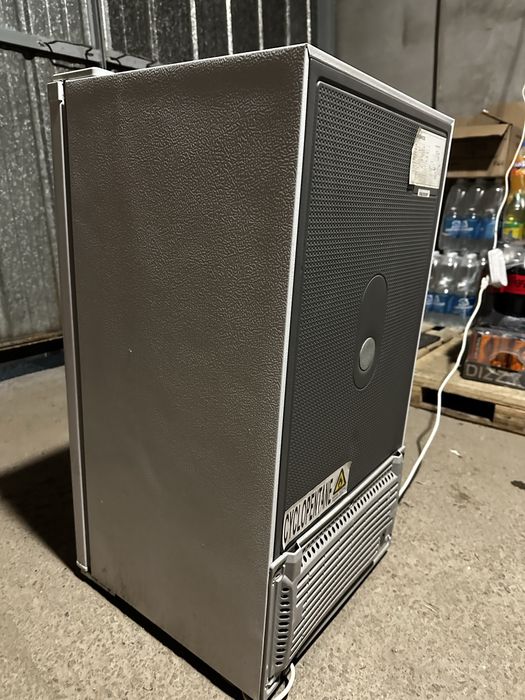 Холодильник продам 90 литров А+ маразильник