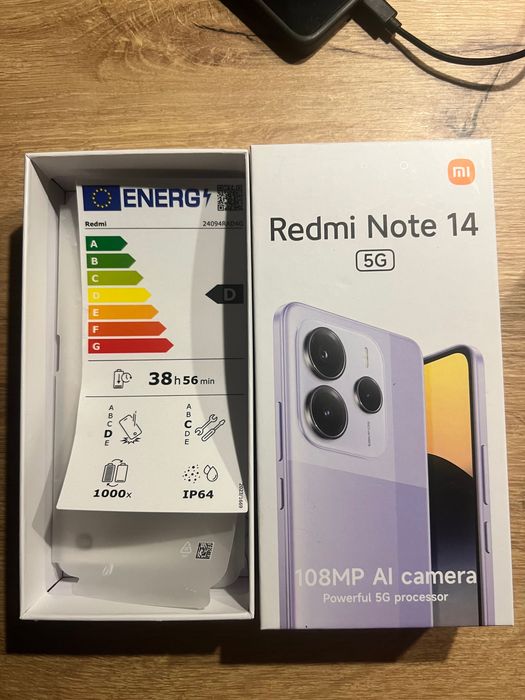 Vând telefon nou folosit foarte puțin