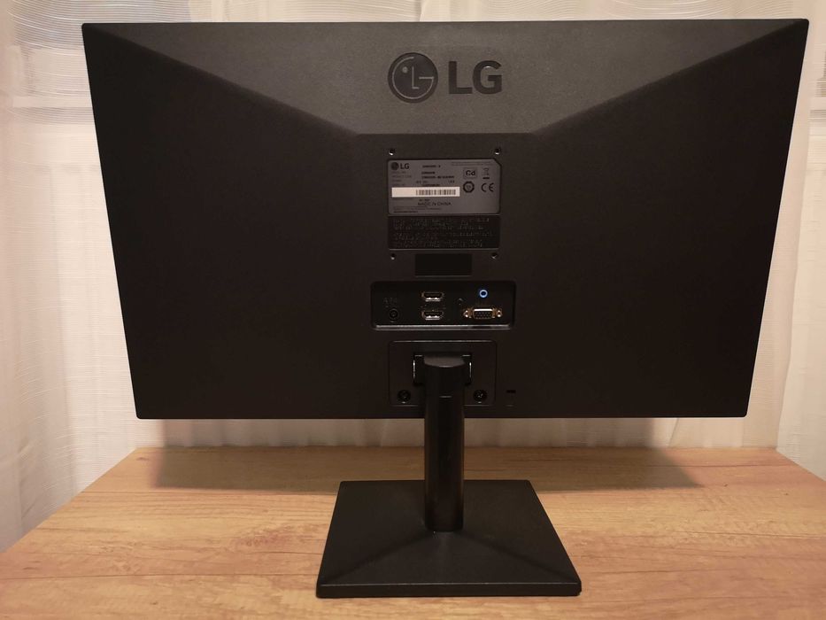 Vând Monitor LED LG 21.5", FHD, FreeSync, FlickerFree, HDMI