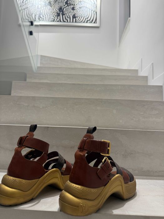дамски сандали на марката Louis Vuitton