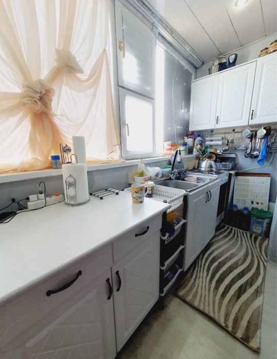 Срочно продам 1 ком.кв 11мкр