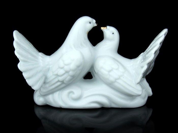 Статуэтка "Два голубя"
