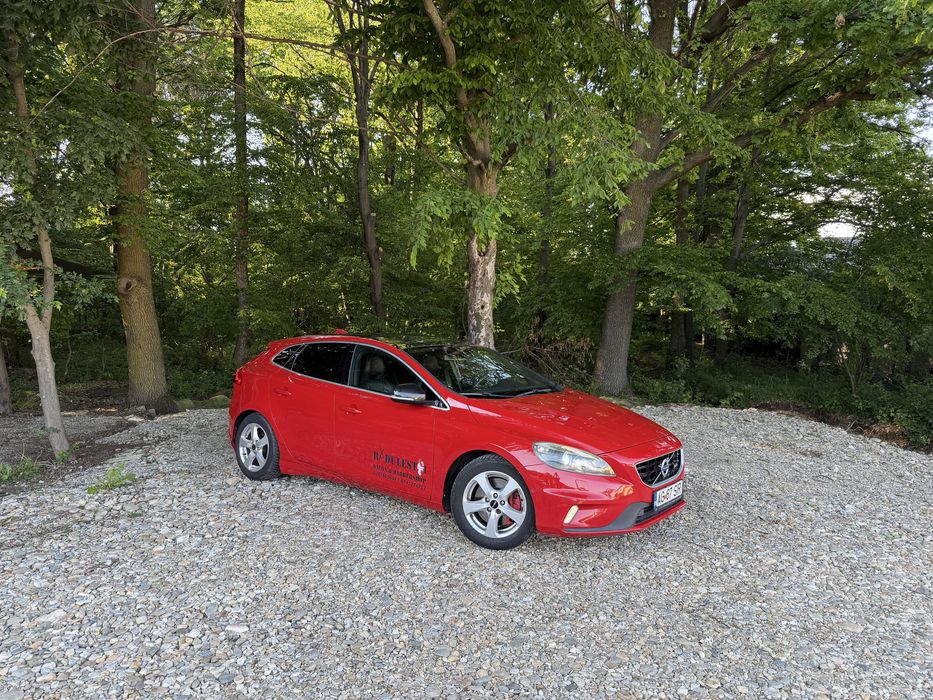 Volvo V40 R Design
