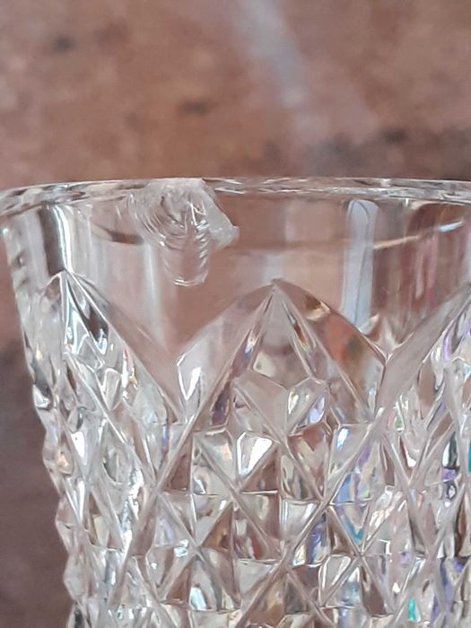 Три красиви кристални вази