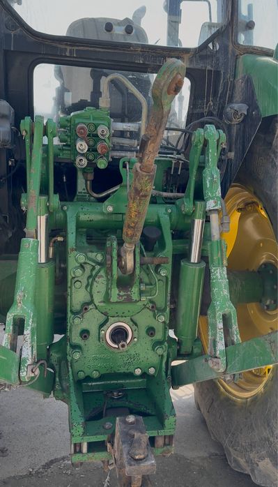 Traktor John Deere  6110 В sotiladi