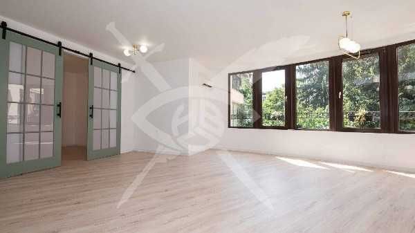 Продава се Тристаен апартамент в Бургас, Център - 125 кв.м за 1592 €/кв.м - Снимка #2