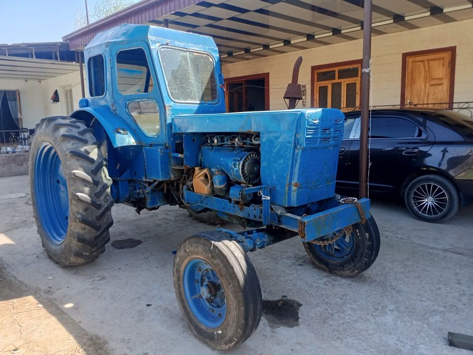 Traktor t40 sotiladi