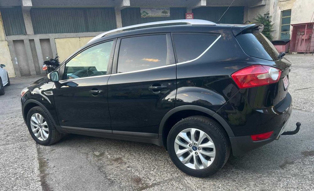 Vând Ford Kuga