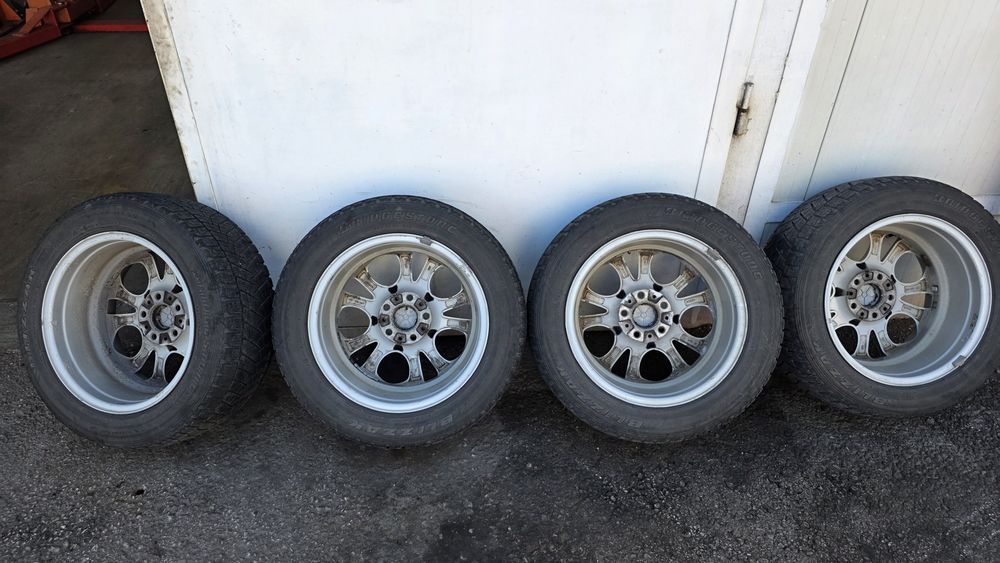 Джанти за BMW 17" със зимни гуми.