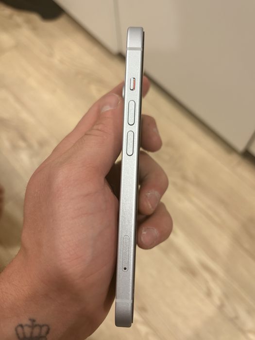Iphone 15 128gb с гарантией