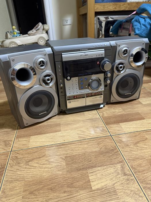 Музыкальный центр