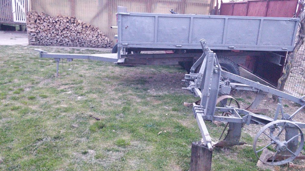 Vând tractor u445
