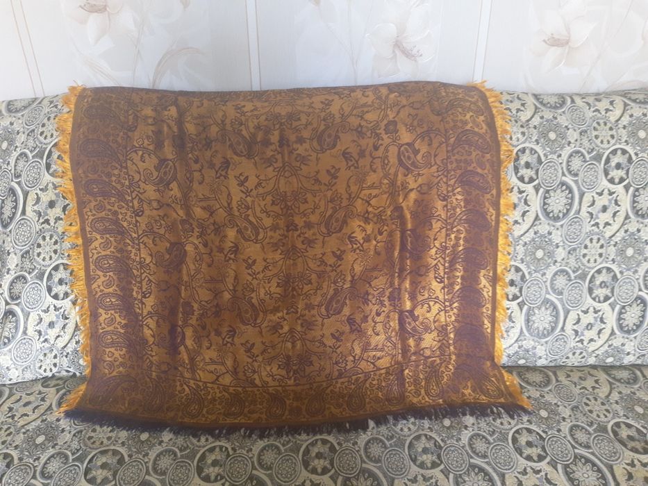 Платки  женские ,разные