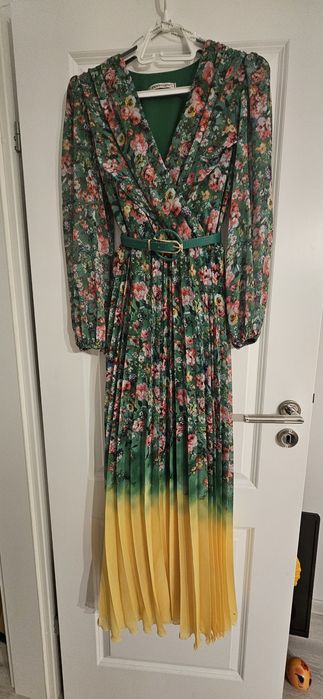 Vând rochie elegantă