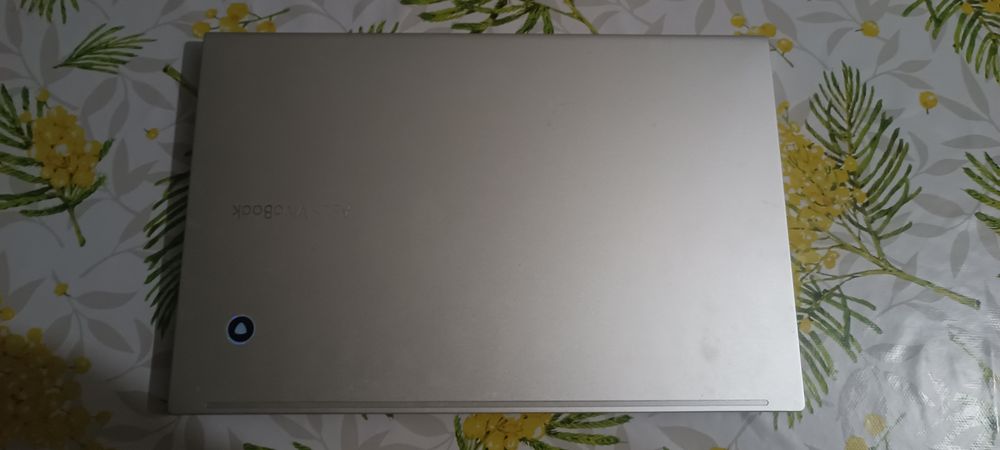Продам ноутбук Asus Vivobook 15
