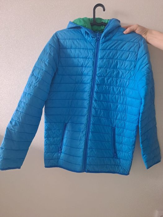 Продам куртки женские разные