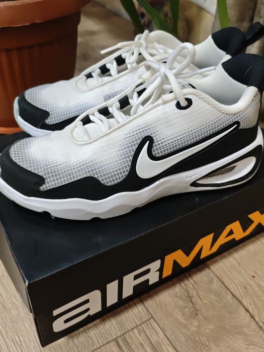 Маратонки air max