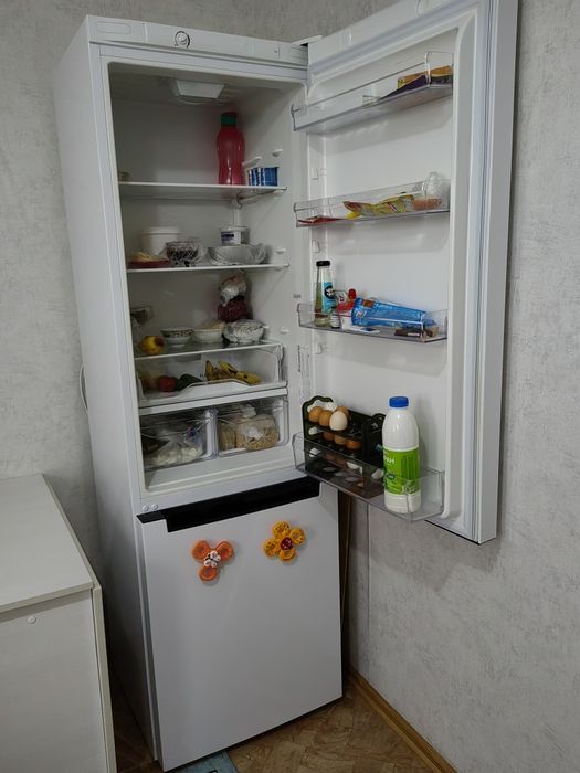 Холодильник Indesit на запчасти