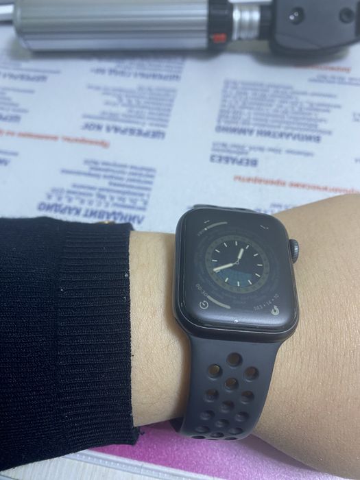 apple watch 5, nike version 40mm