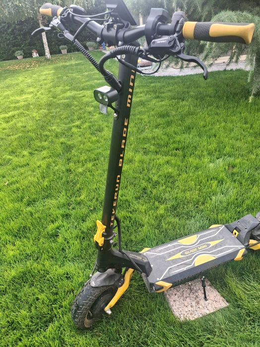 Електрическа тротинетка Blade Mini