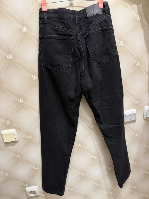 Черни дънки от Bershka