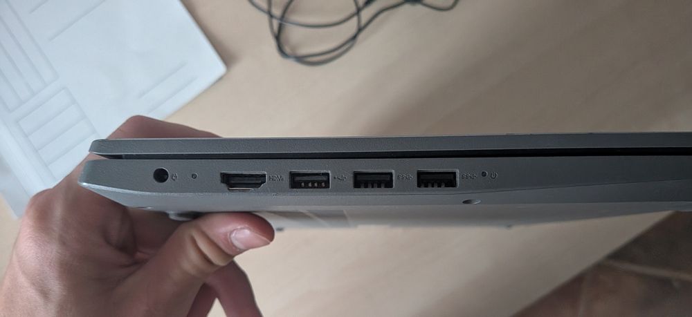 Laptop LENOVO IdeaPad S145