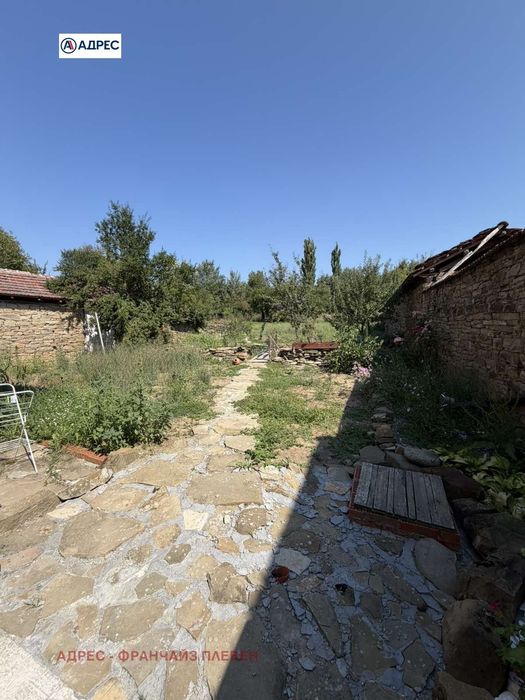Къща в Ловеч, област-с.Добродан площ 96 цена 150000
