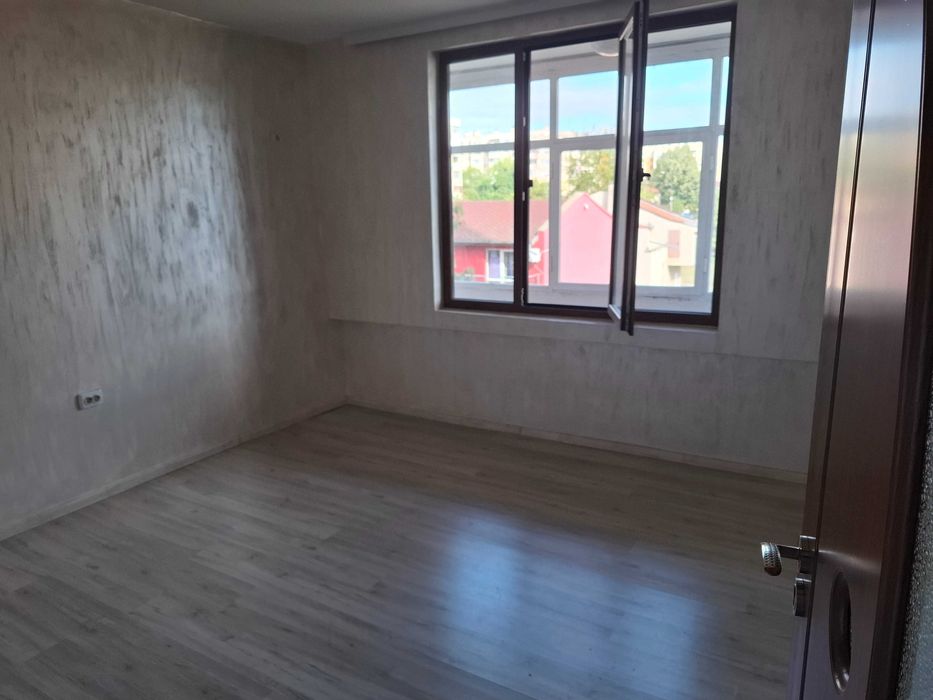 Продава се Двустаен апартамент в Ямбол, Георги Бенковски - 64 кв.м за 678 €/кв.м - Снимка #6