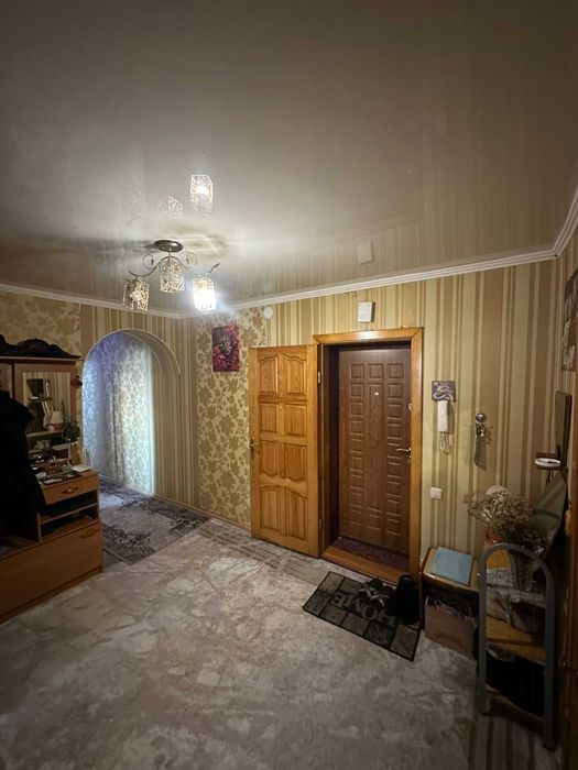 продам 3 комнатную квартиру в районе обл. больницы