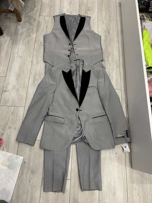 Мъжки елегантен костюм