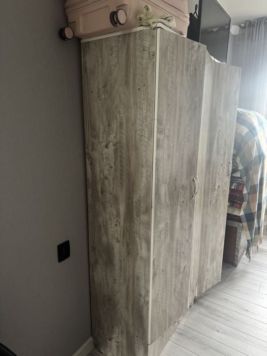 Диван углавой белый, Шкаф