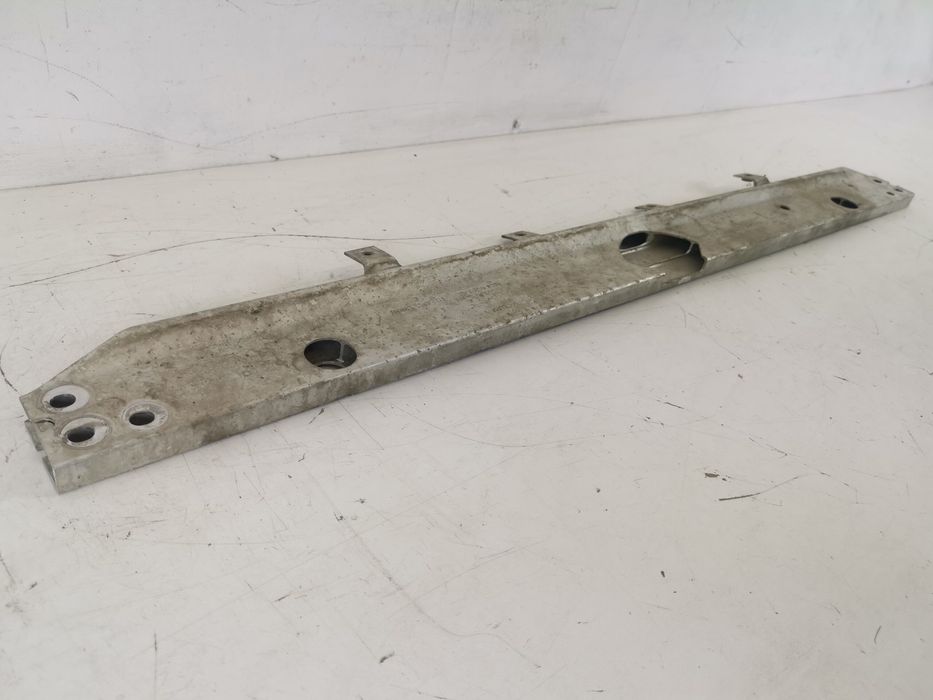 Долен държач на радиатор Ягуар / Jaguar E-Pace 1 Оригинален, в добро с