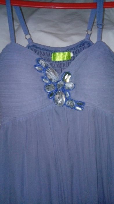 Платья вечерние