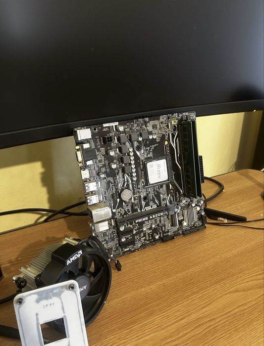 PC GAMING RYZEN 5 3400G with Vega 11