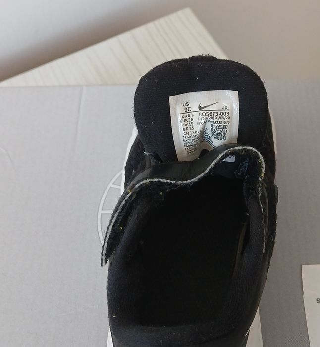 Маратонки nike  номер 26