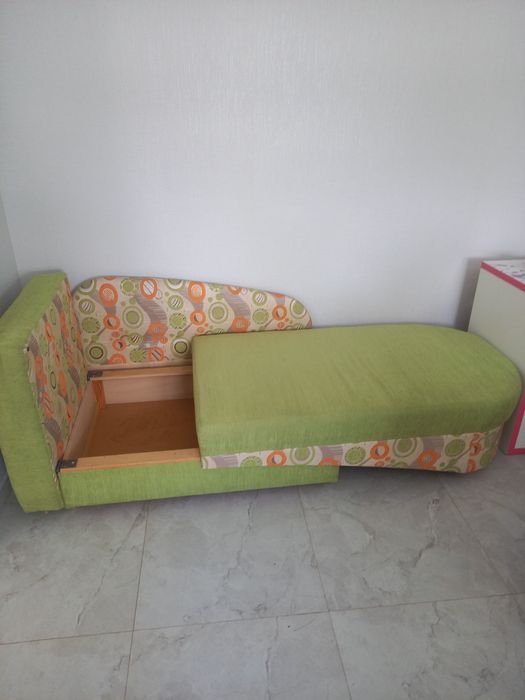 Продам диван раскладывающий