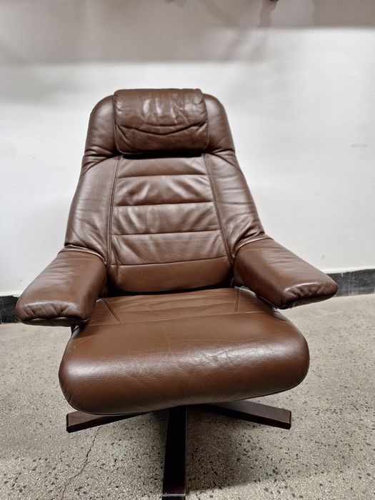 Фотьойл, кресло от естествена кожа със зони за релакс