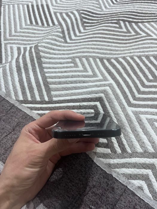 Смартфон Iphone 13