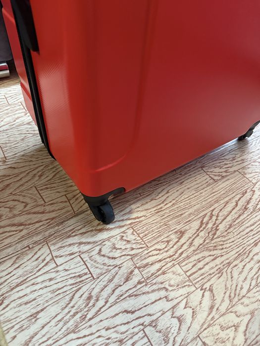 Чемодан для путешествий новый