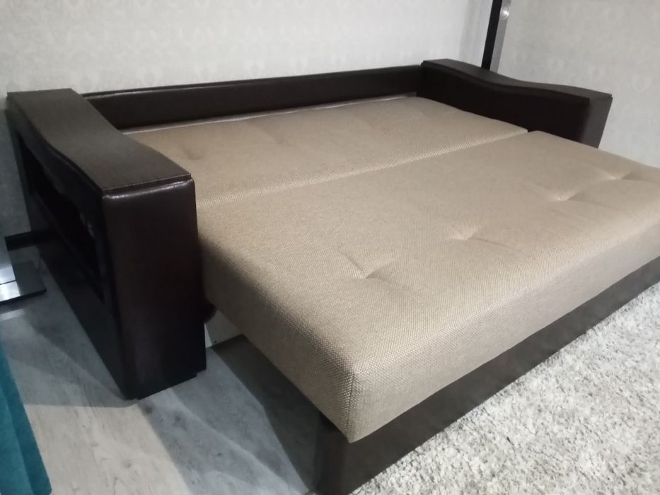 Диван Мягков коричневого цвета