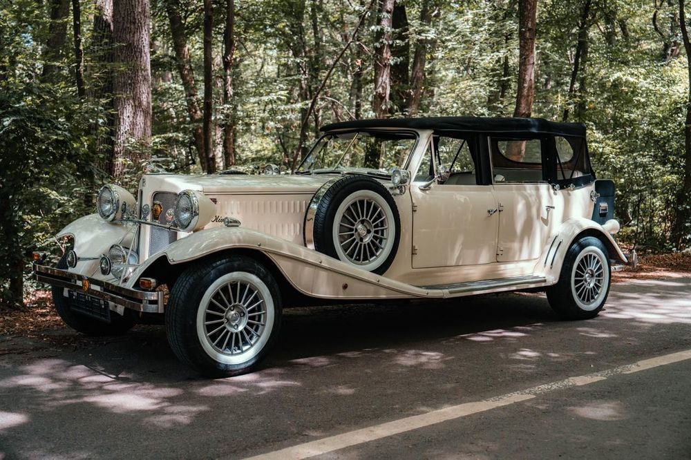 Închiriez mașina de epocă