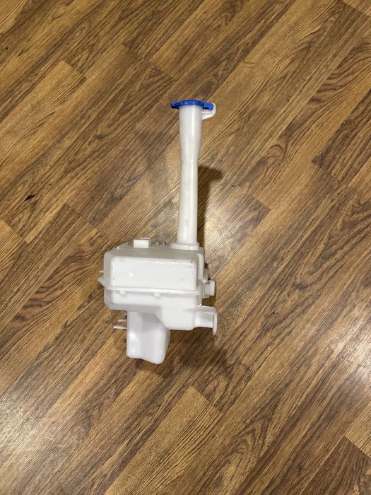 Бачок омывателя на Kia Cerato