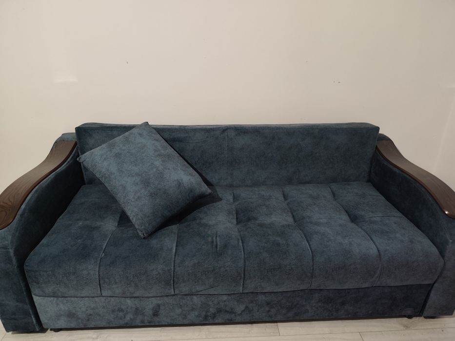 Диван трёхместный 50.000