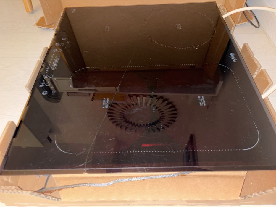 Plită inducție Whirlpool 4 ochiuri pentru piese
