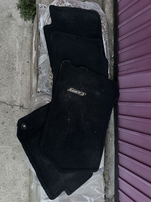 Продам запчати на камри 40