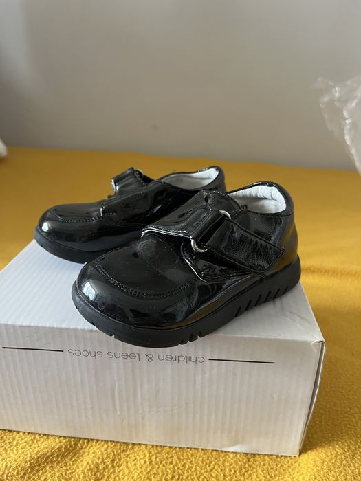 Детские лакированные туфли